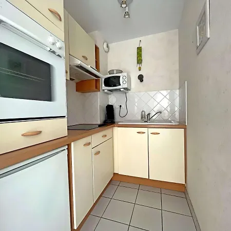 Superbe T2 Bis Proche Avec Balcon Et Parking - Fr-1-646-44 * Berck