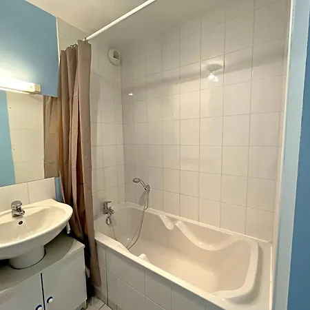 Apartmán Superbe T2 Bis Proche Avec Balcon Et Parking - Fr-1-646-44